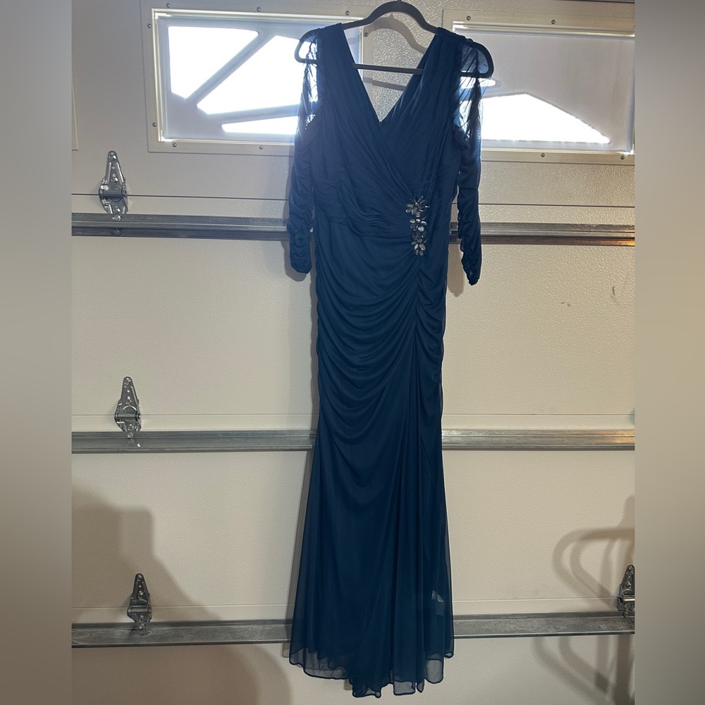 Adrianna Papell dress, never been worn
